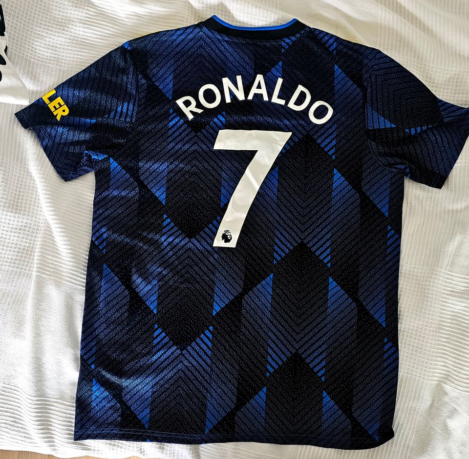 Manchester united adidas ronaldo pelipaita