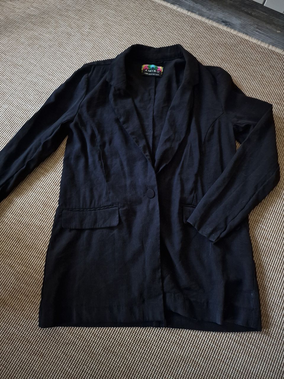 Amisu musta jakku