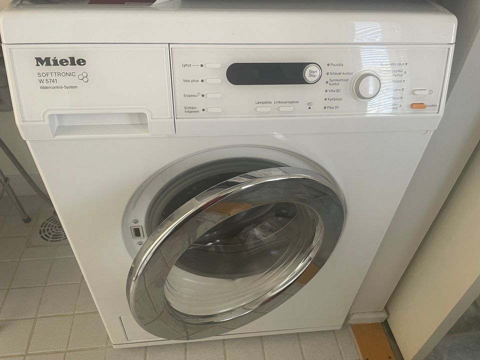 Miele pyykinpesukone Softronic W5741 täyttö 9 kg