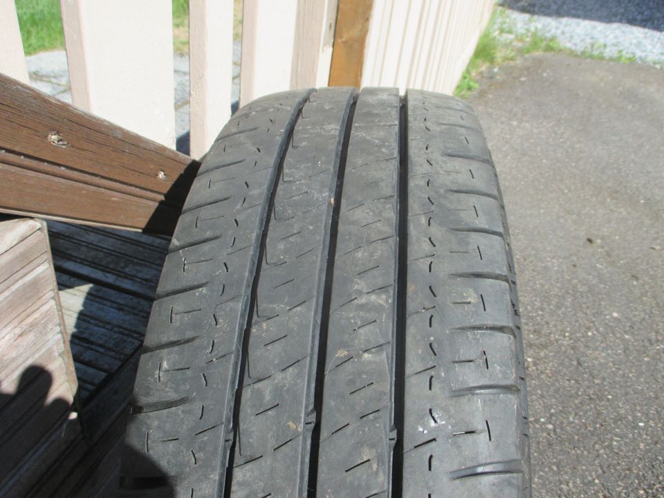 kesärenkaat 215/70 R15 C