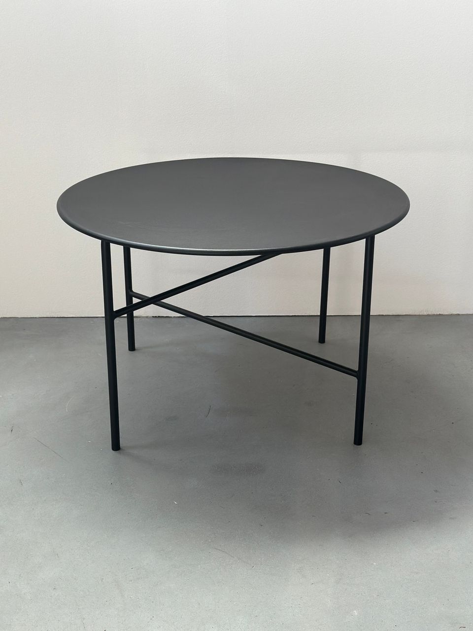 Musta metalli sohvapöytä/terassipöytä