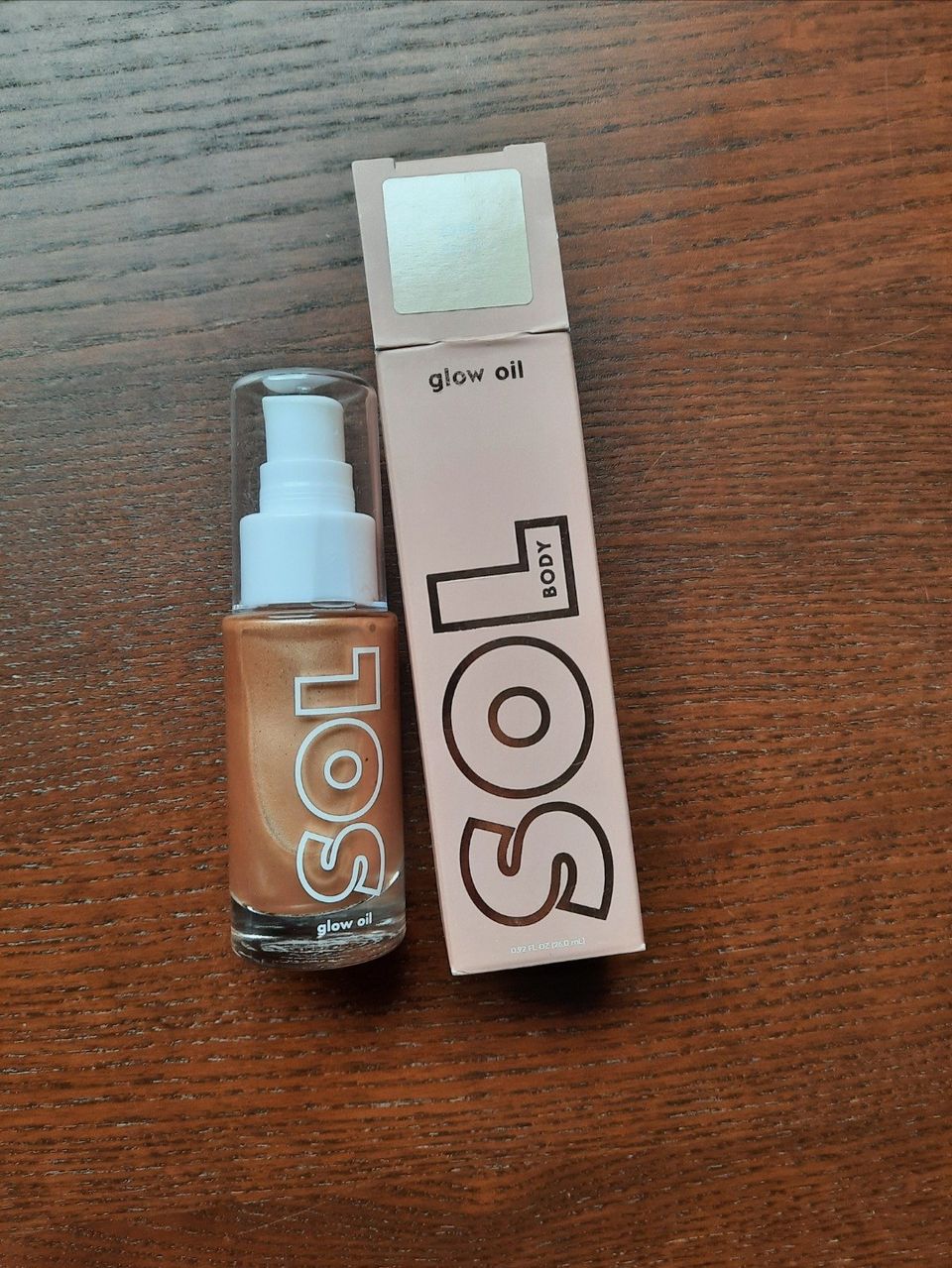 Käyttämätön Rosé Glow Oil vartaloöljy kesään