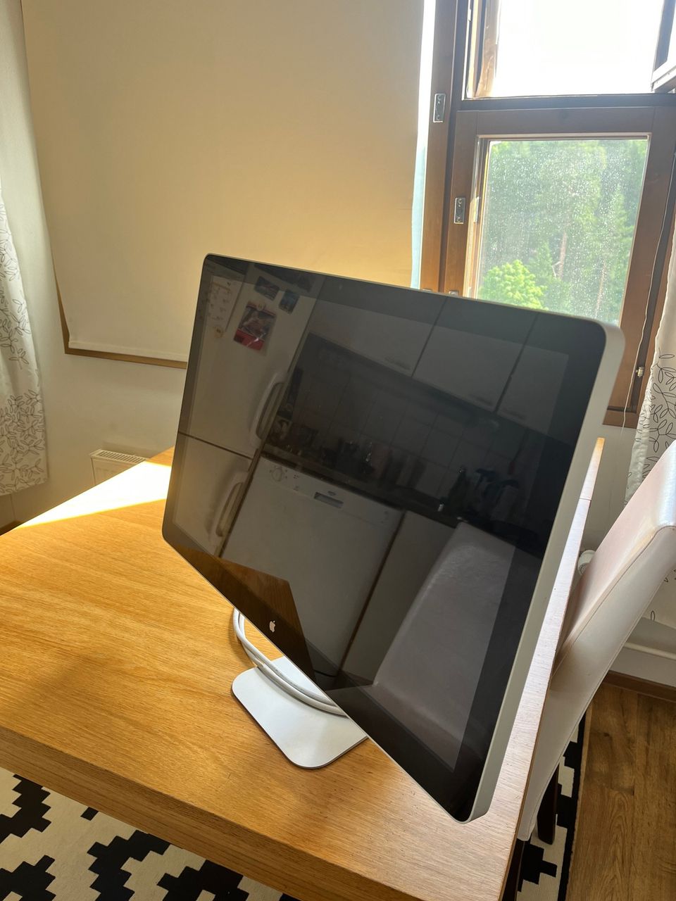 Apple cinema display