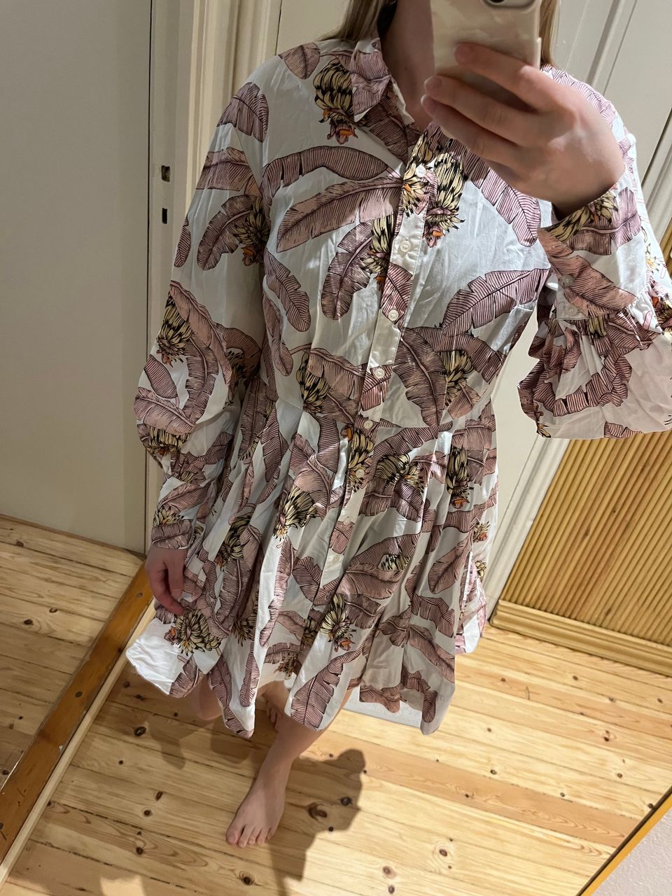 H&M kuviollinen mekko