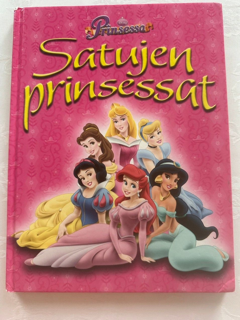 Satujen prinsessat kirja