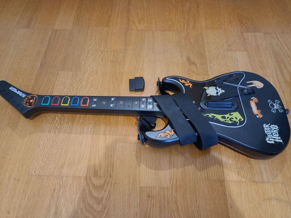 PS2 Guitar Hero Kramer -kitara vastaanottimella