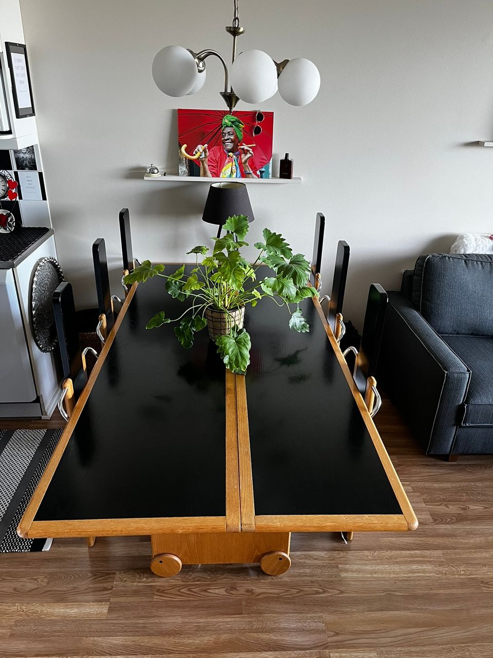 Ekornes, norjalainen desing, ruokapöytä ja 6 tuolia