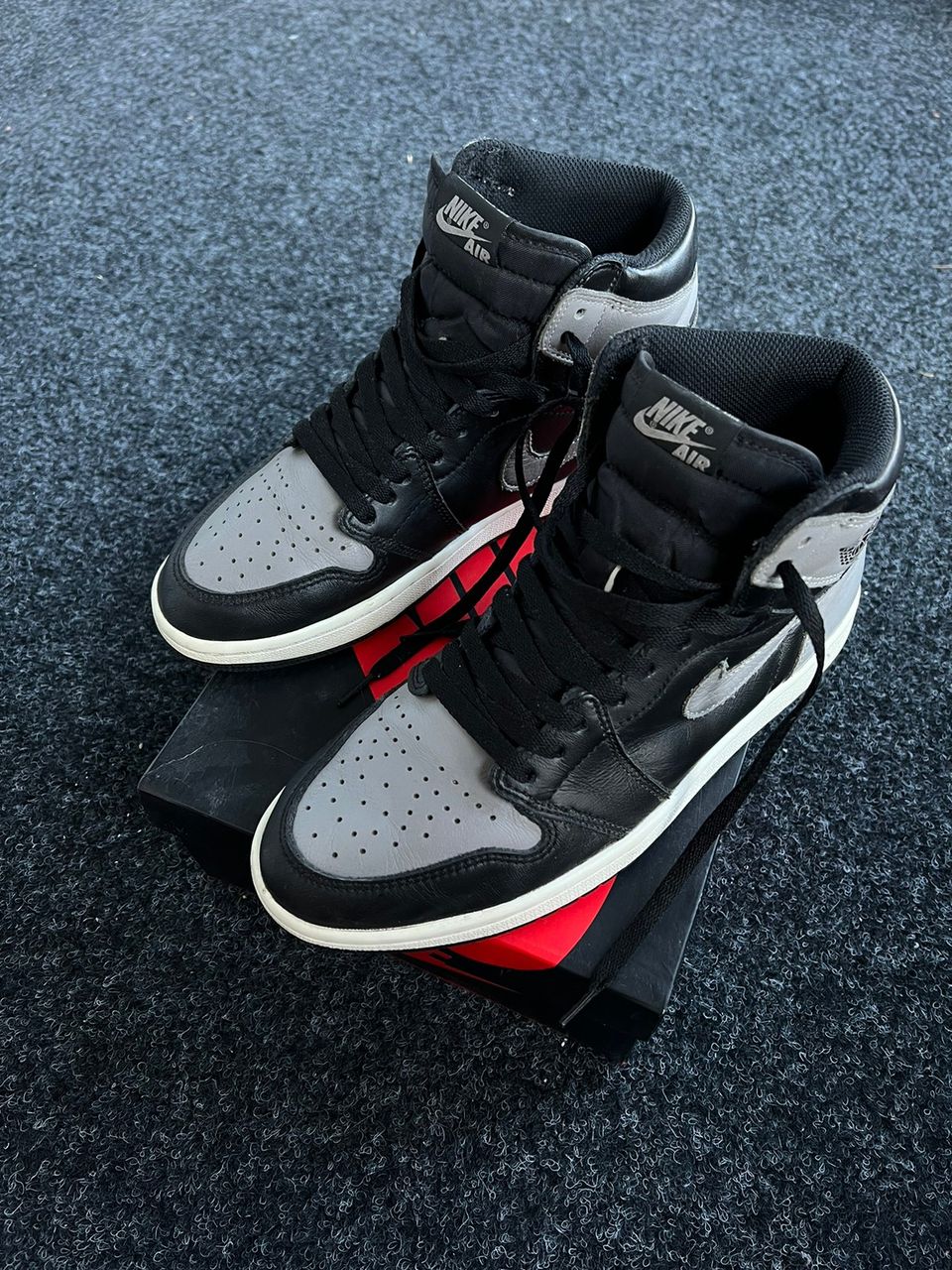 Jordan 1 Shadow