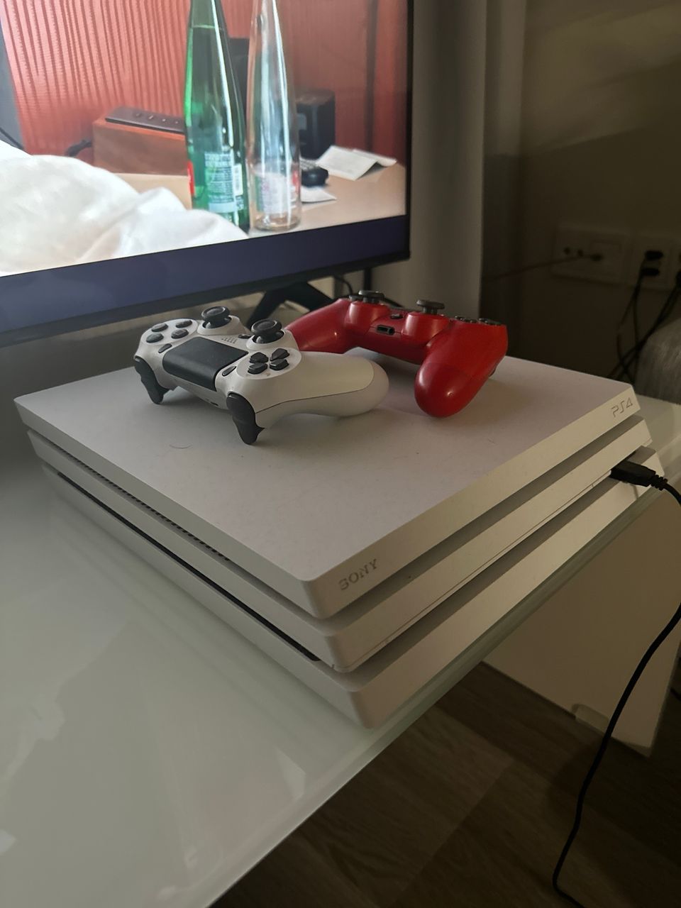 Play Station 4 Pro 1Tb