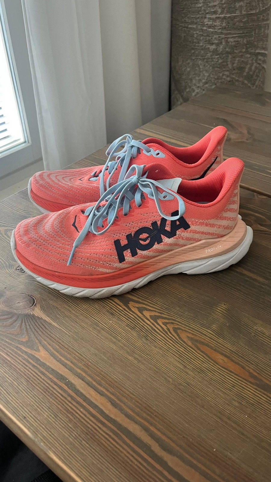 Hoka Mach 5