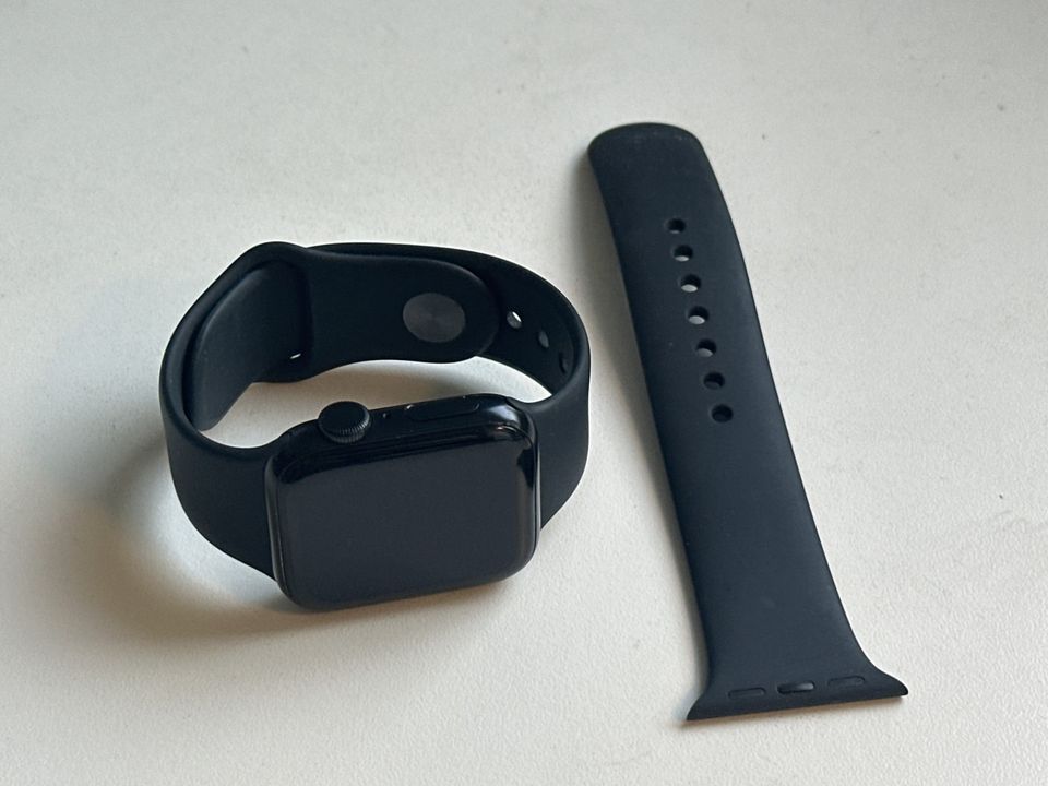 Apple Watch SE 2 40mm GPS TAKUU 12kk black