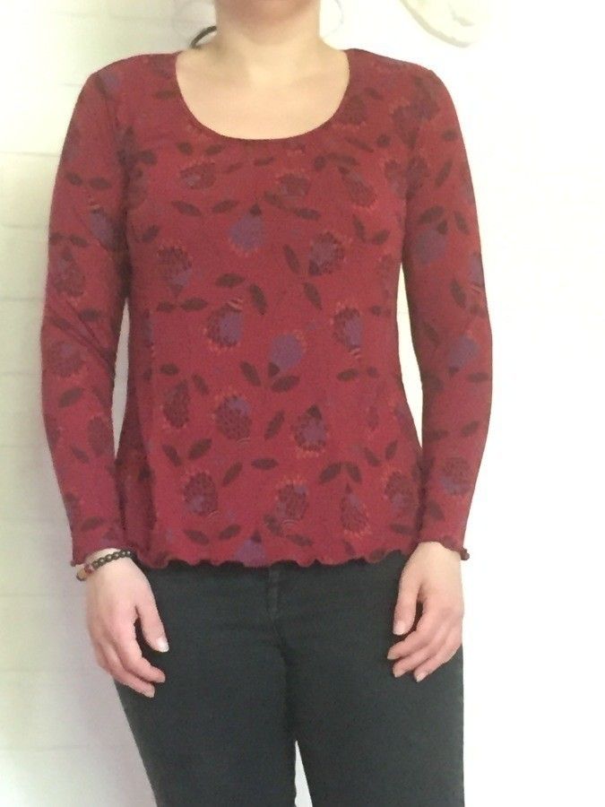 Gudrun Sjöden tummanpunainen kuviollinen paita S