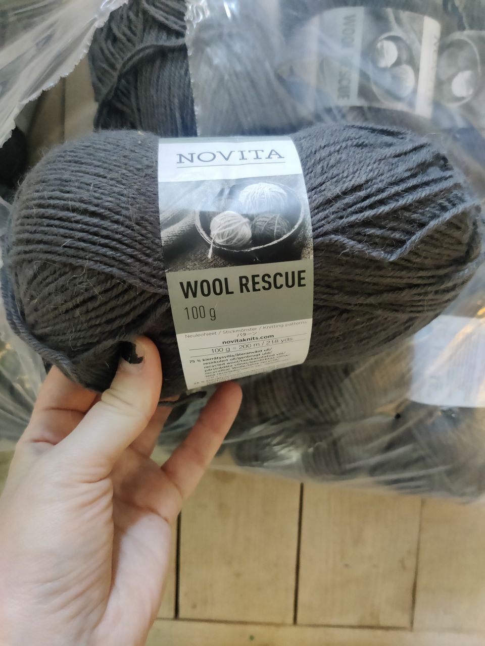 Novita wool rescue sukkalankaa