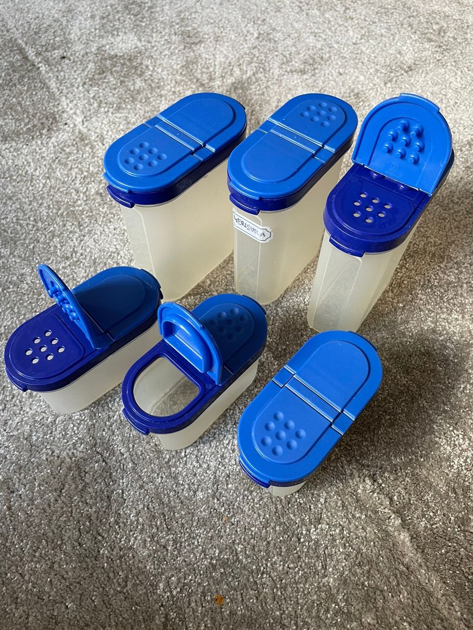 6 x Tupperware maustepurkki