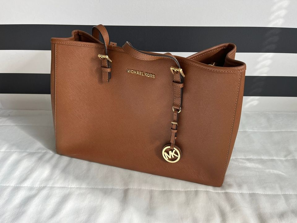 Michael Kors Jet Set Travel konjakki