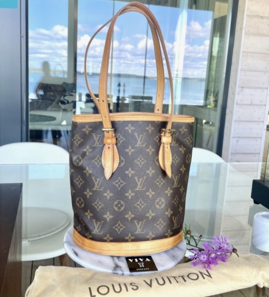 Louis Vuitton Petit Bucket bag