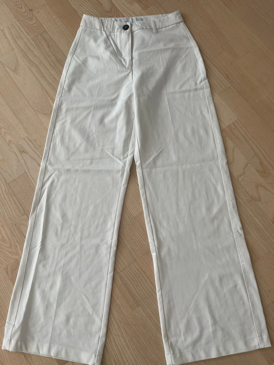 Bershka valkoiset housut, 36