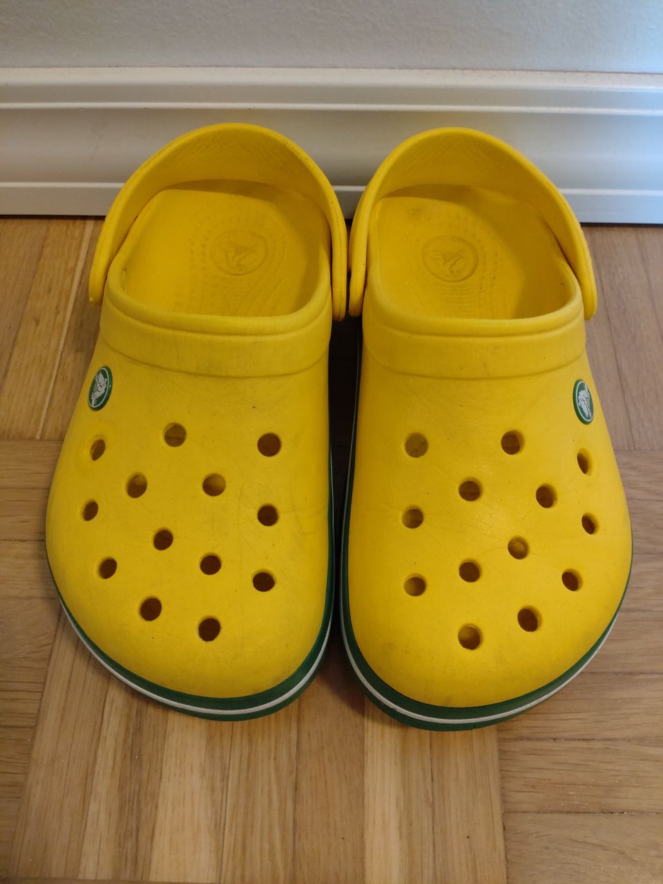 Kelta-vihreät Crocs sandaalit M4/W6 / 36-37 (23 cm)