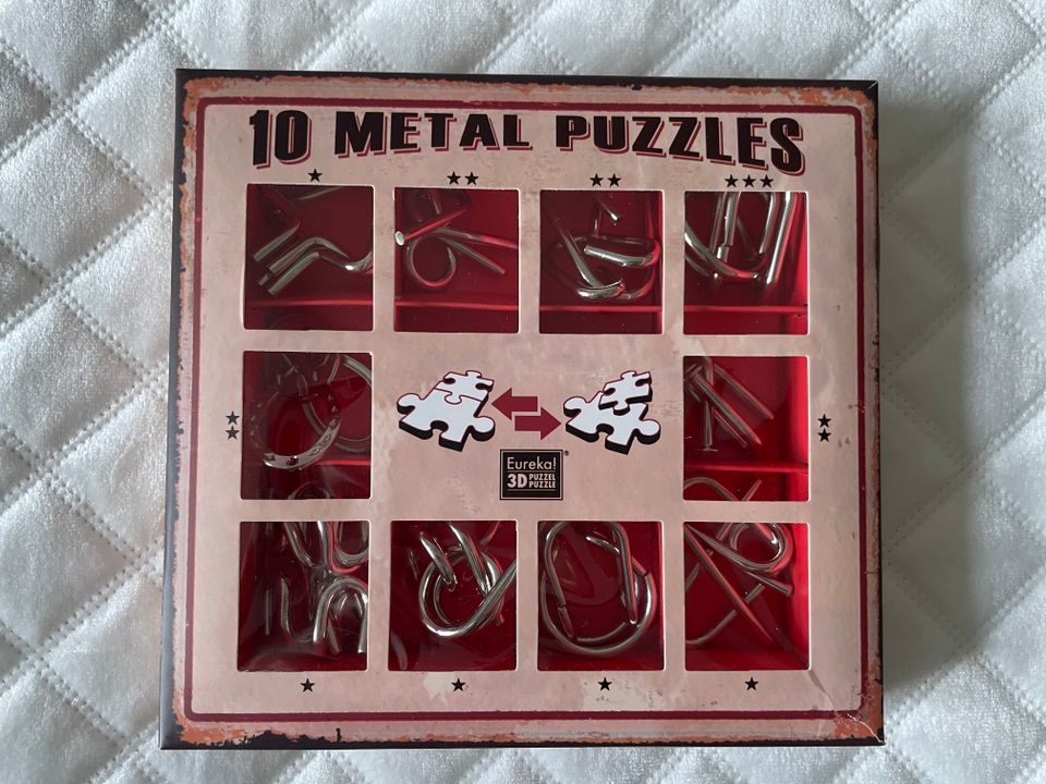 UUSI 10 Metal puzzles red