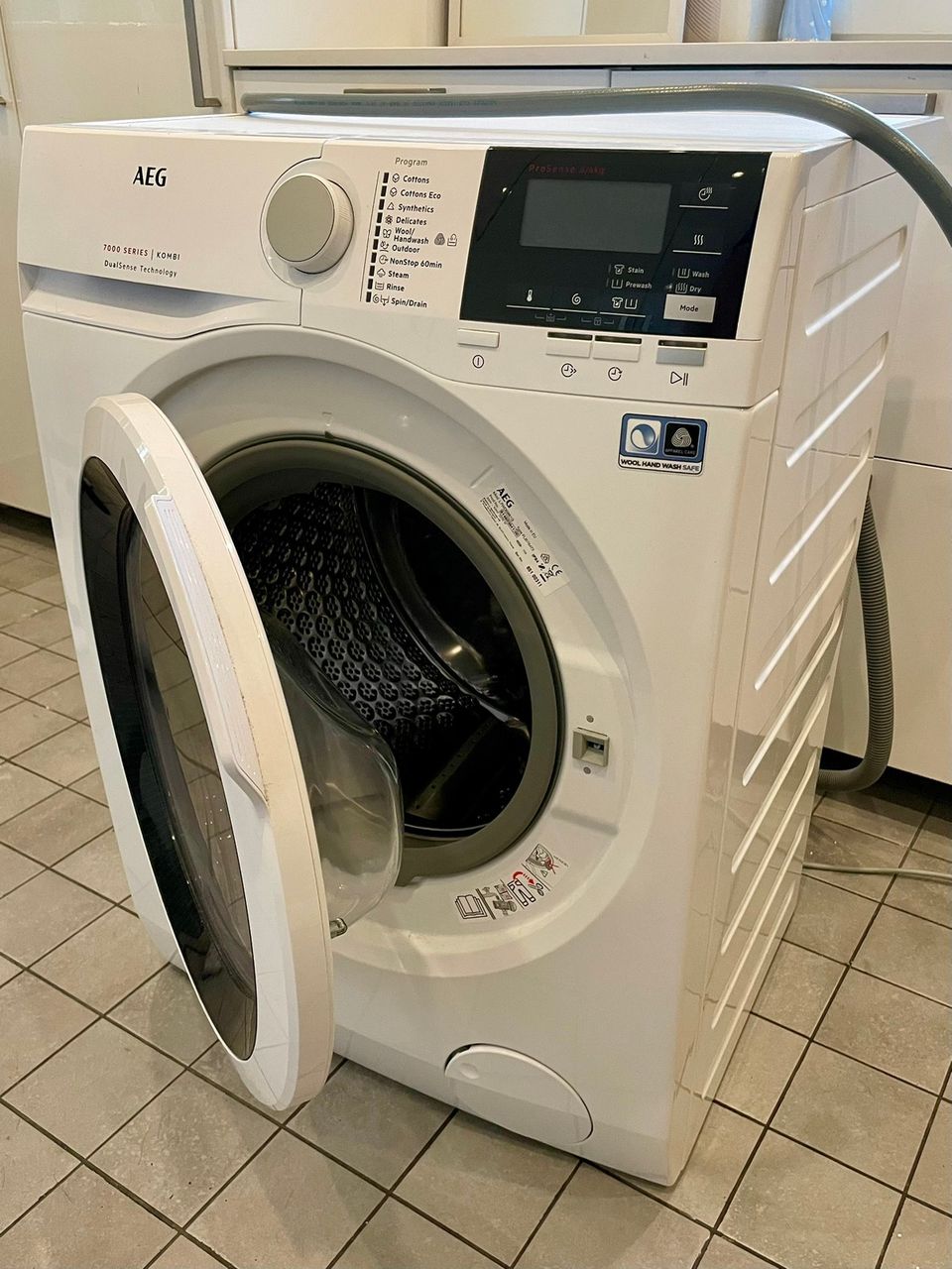 AEG 7000 kuivaava pyykinpesukone L7WDB861G