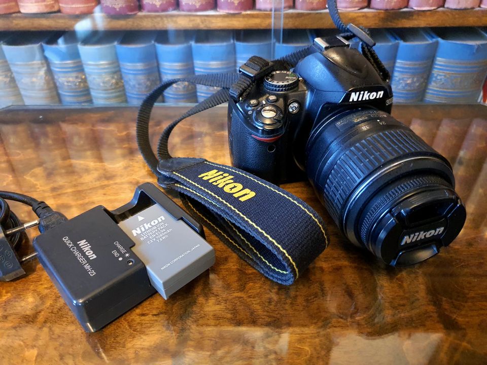 Nikon D3000