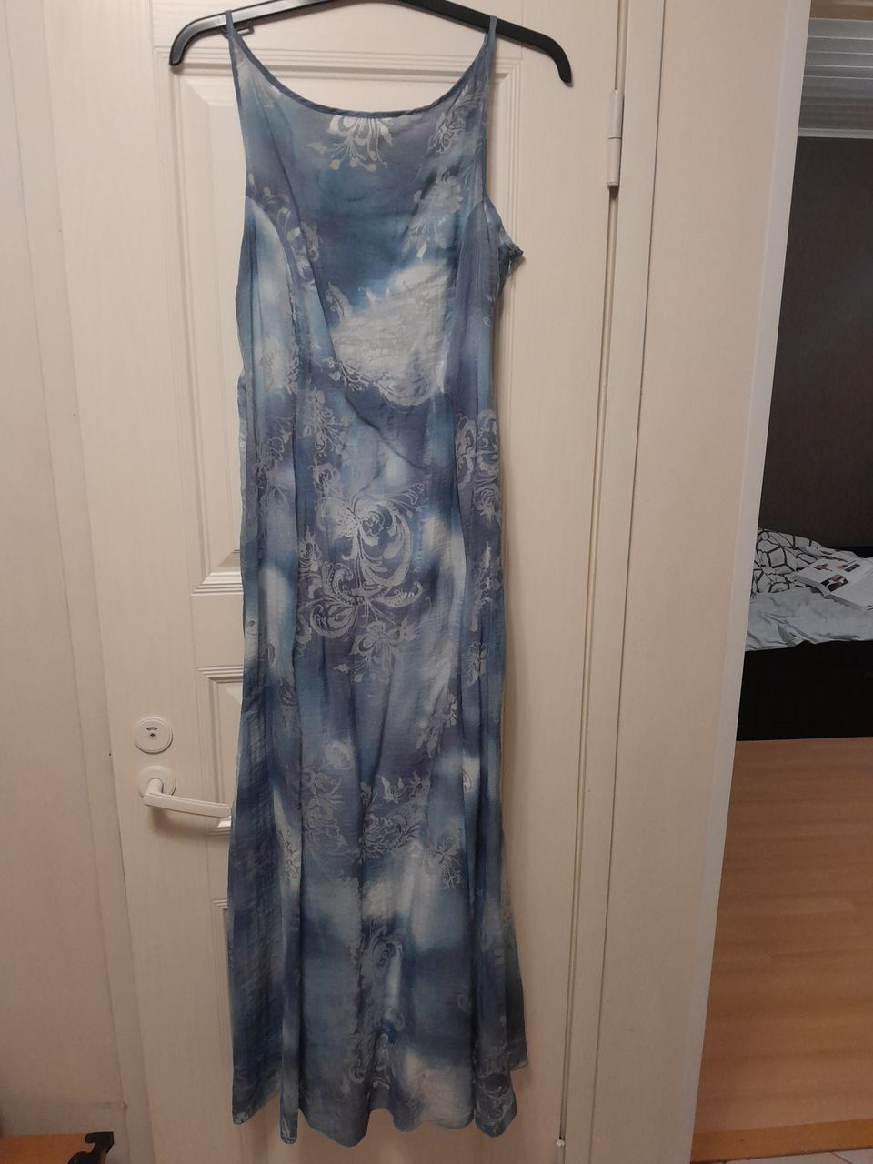 Kaunis mekko koko 38