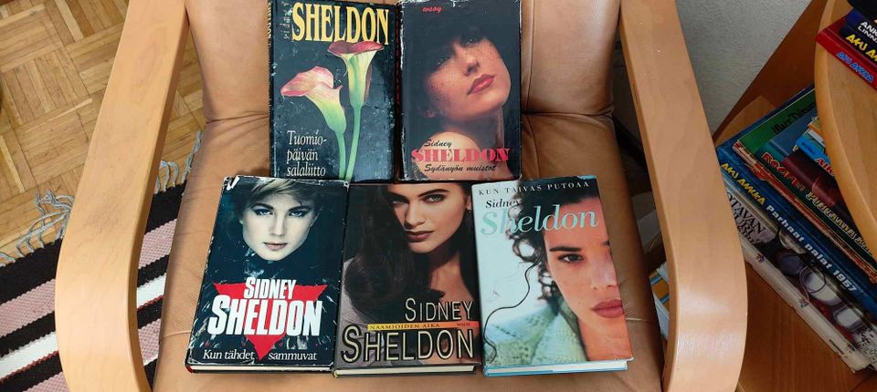 5 kpl Sidney Sheldon kirjoja