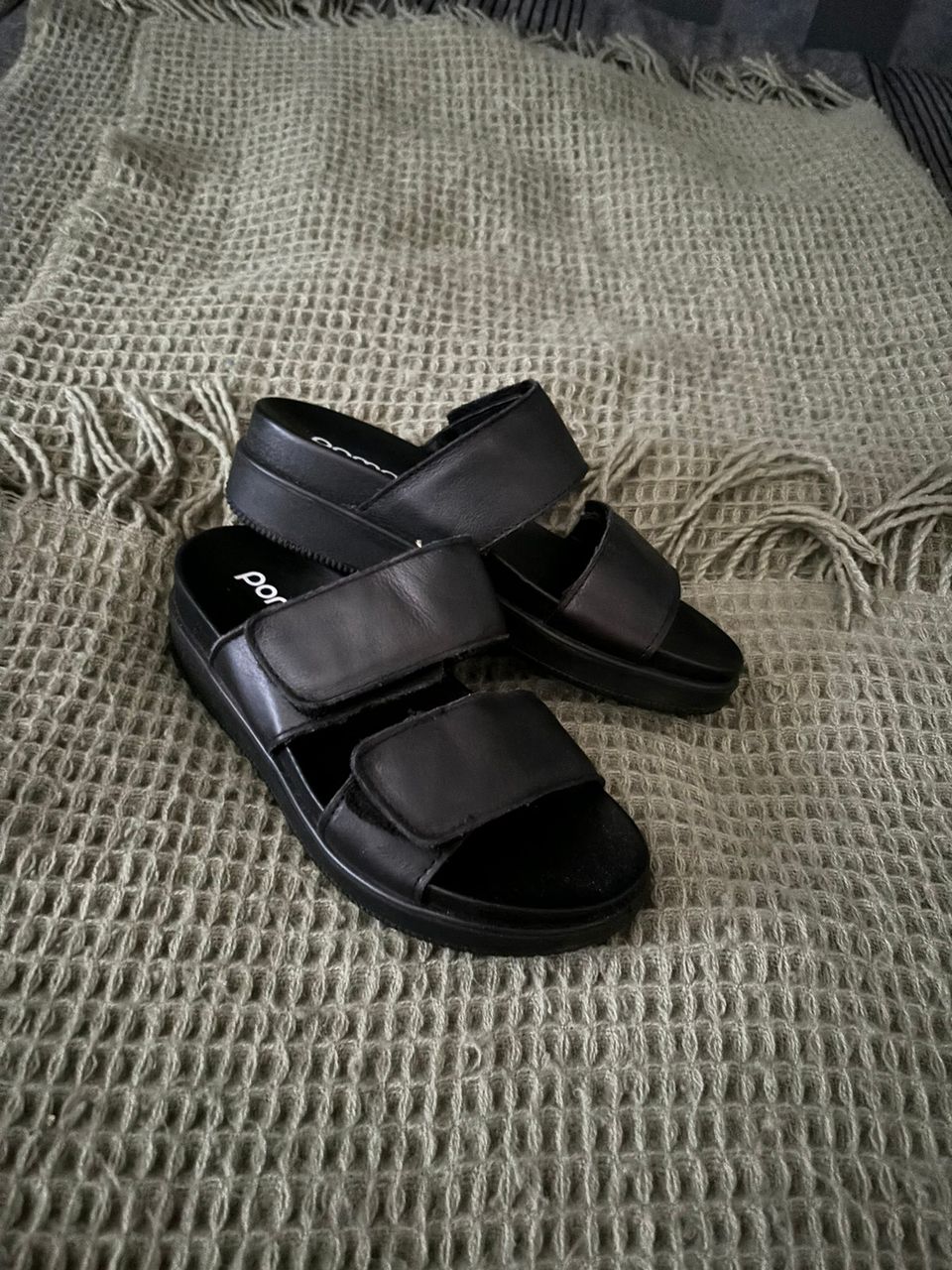 Uudet Pomarin sandaalit: Helle, 35