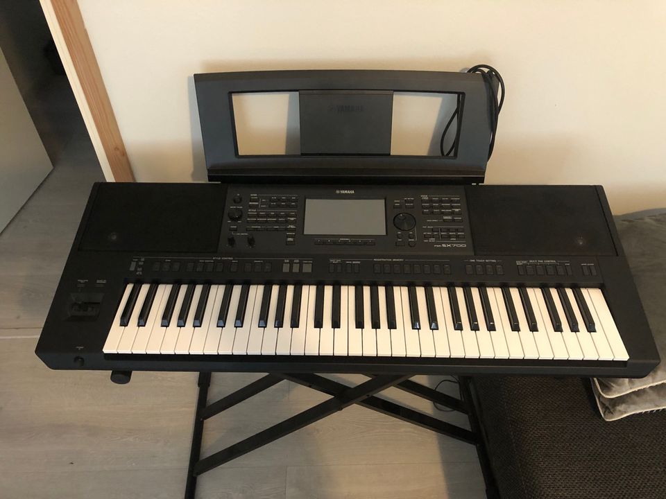 Yamaha psr sx700