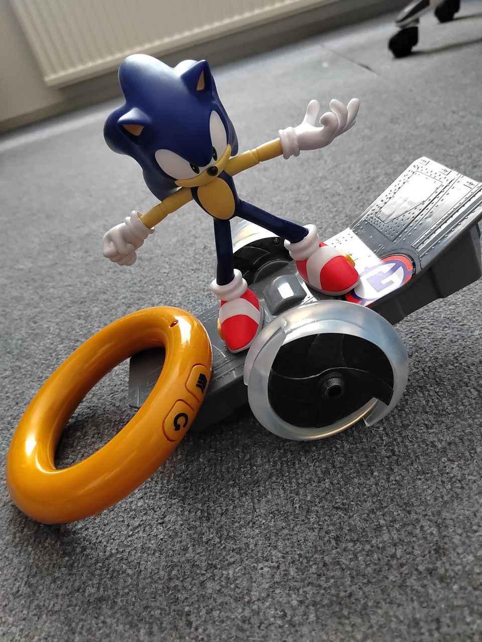 Sonic speed Kauko-ohjattava Skeittilauta + Figuuri , SEGA