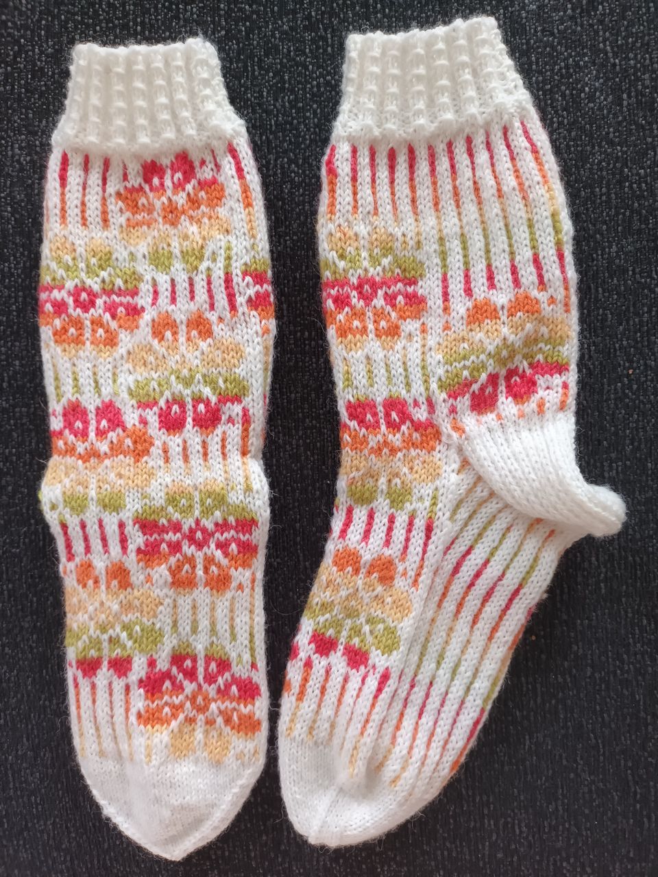Kukkakuvioiset sukat