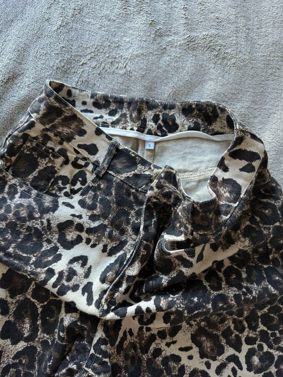 Leopard jeans