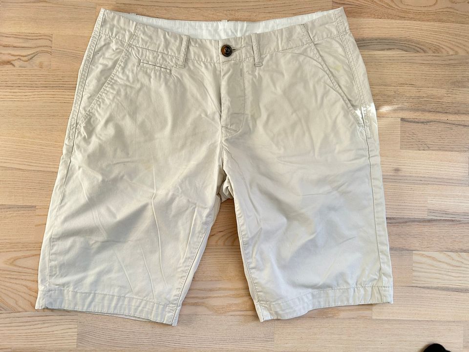 Peak Performance chino shortsit