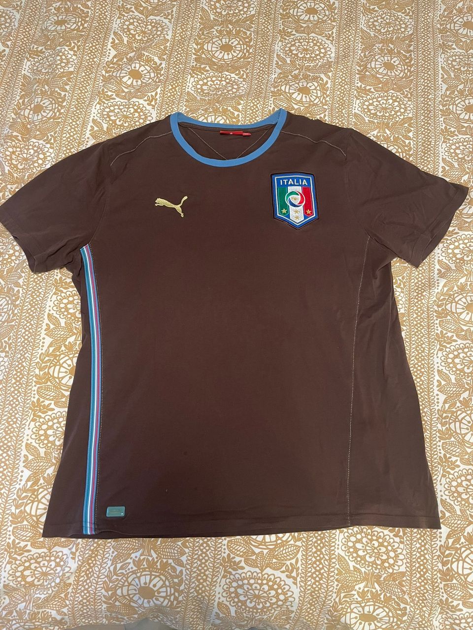 Carhartt ja Italia paidat