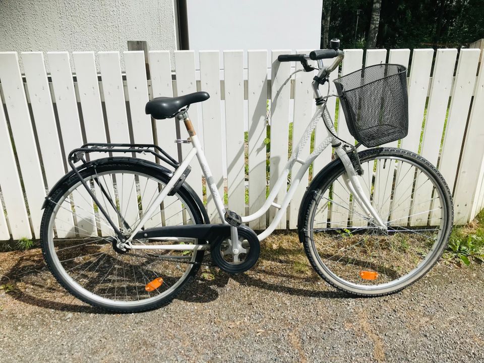 Naisten 28” pyörä