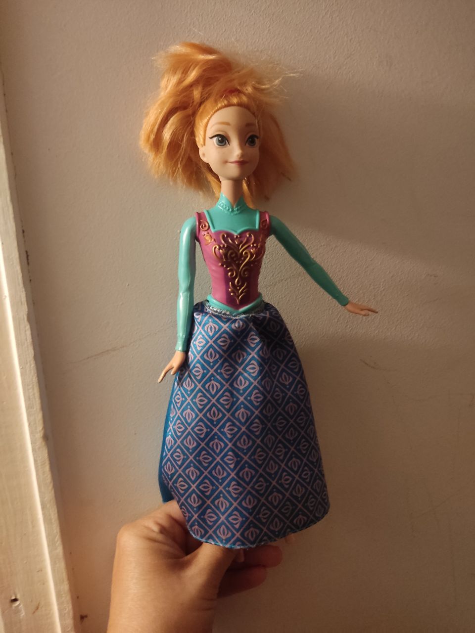 Frozen Anna -barbie