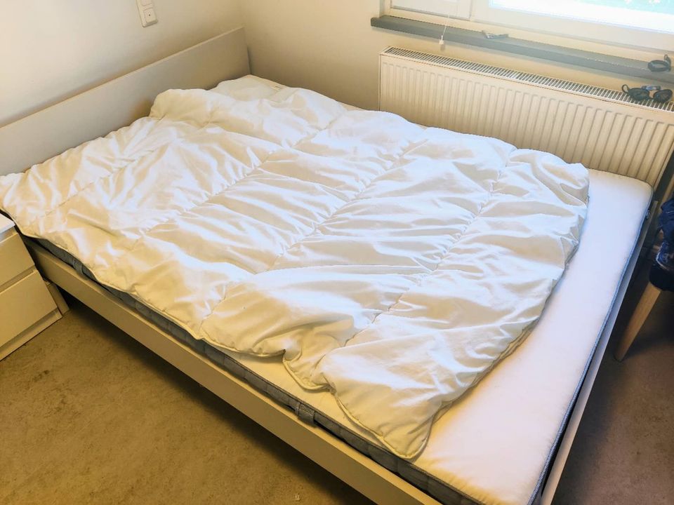 Whole set of bed in good condition by June 26