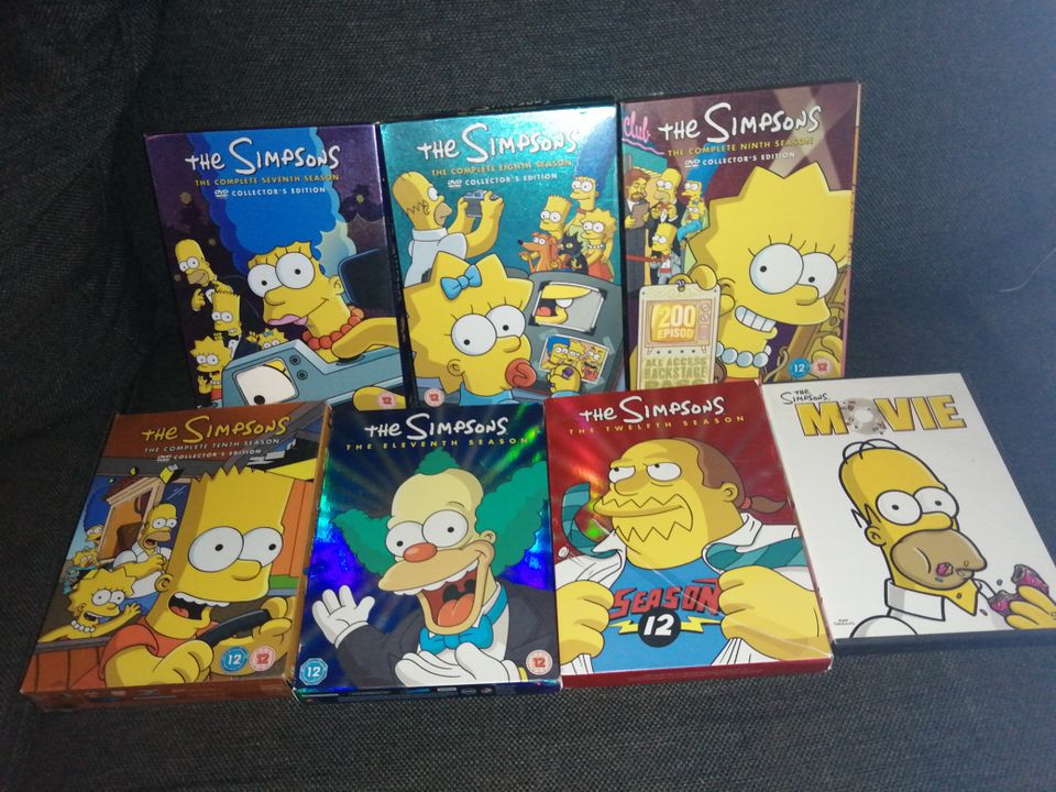 Simpsonit dvd sarjoja.