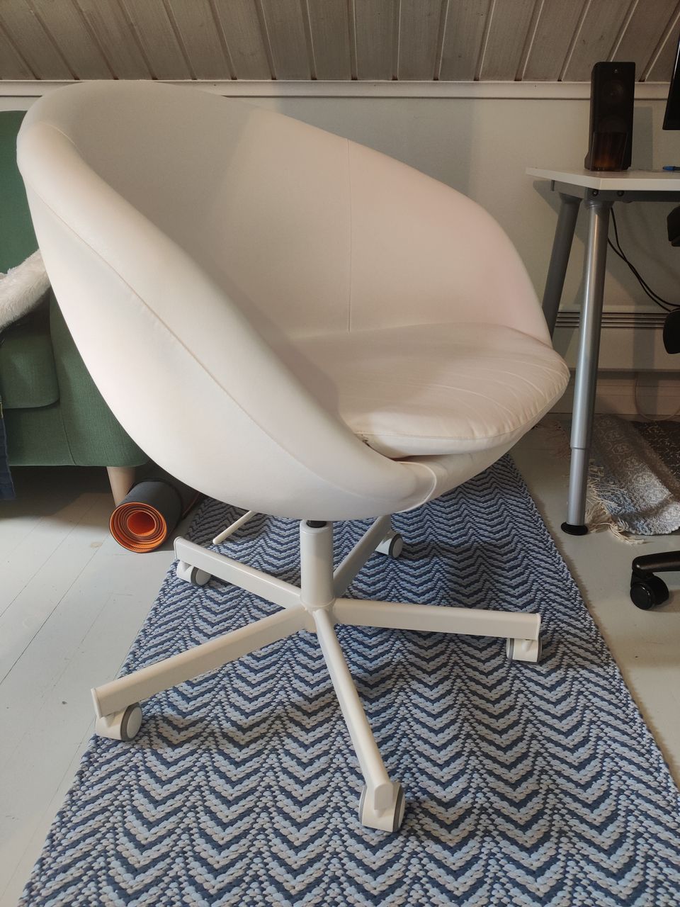 Ikea valkea SKRUVSTA tuoli