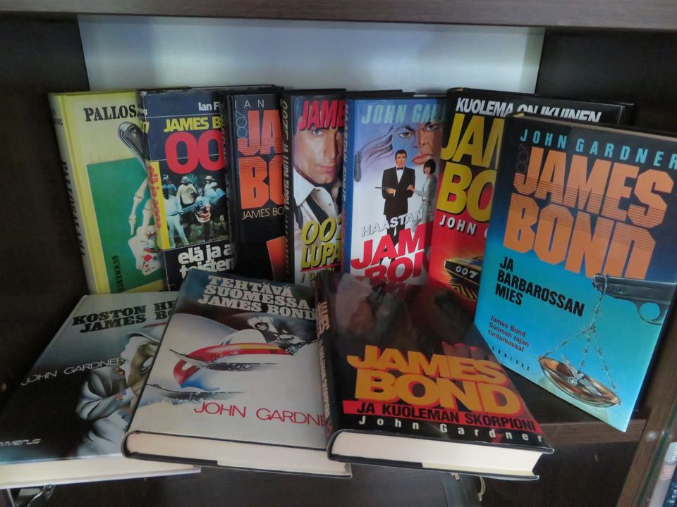James Bond- kirjat 10 kpl