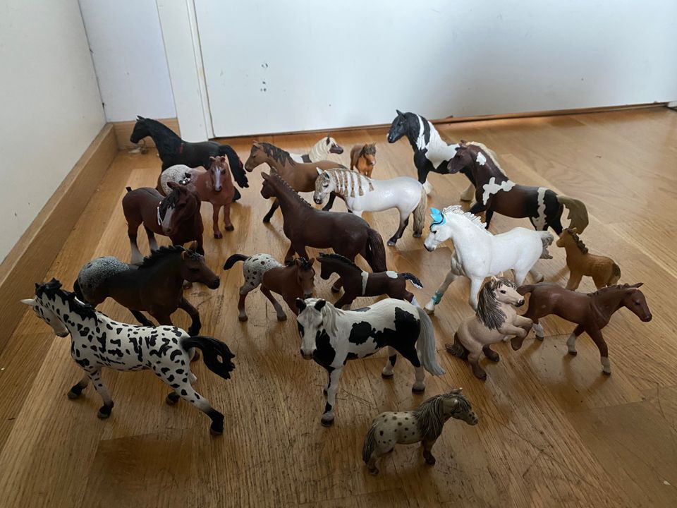 Schleich hevosia