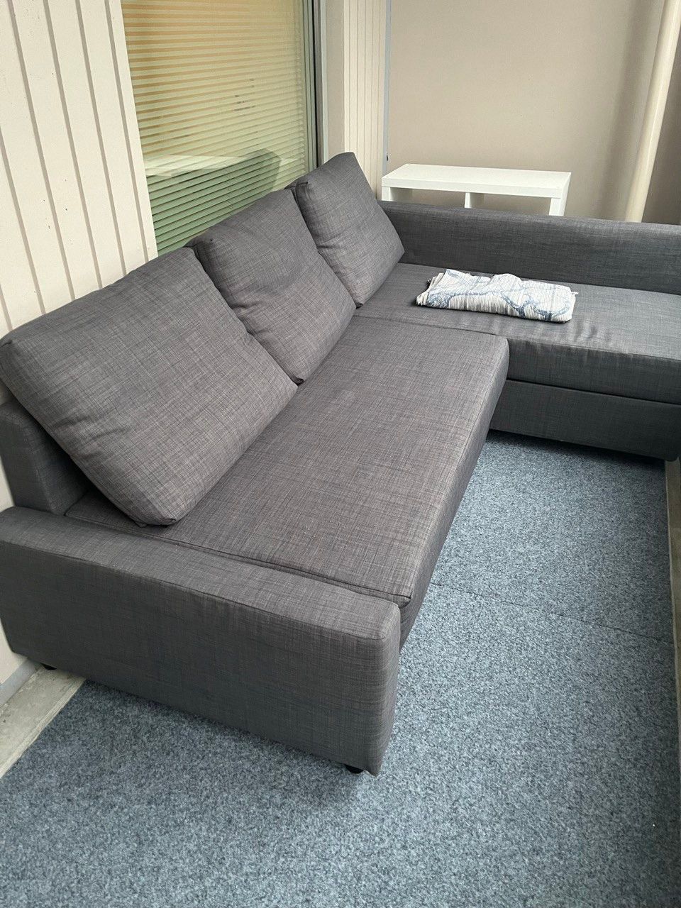 IKEA sofa FRIHETEN (Kulmavuodesohva + säilytystila)