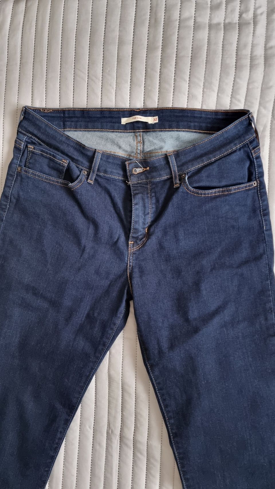 Levi's 712 Slim farkut (uudet)