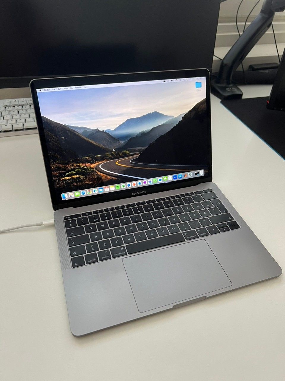 MacBook Pro 13.3” i7/16GB/256GB