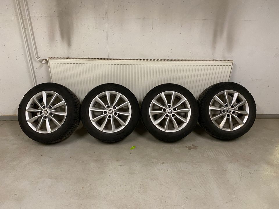 Skoda 16" vanteet ja 205/55/16" kitkat