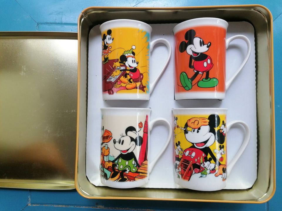 Walt Disney keräilymukit + alkuperäinen rasia