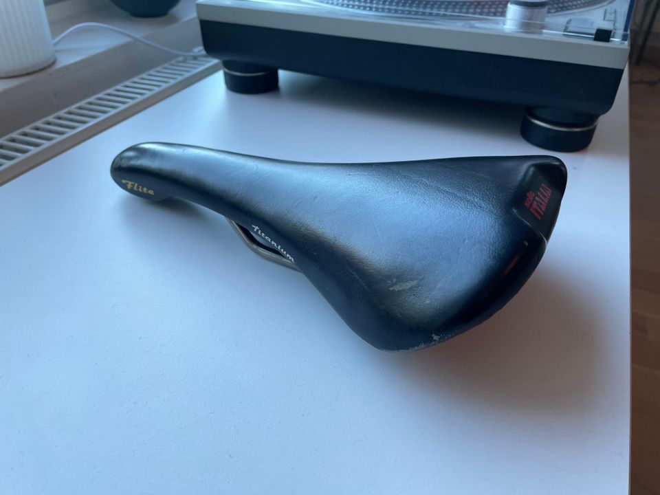 Selle flite titanium satula