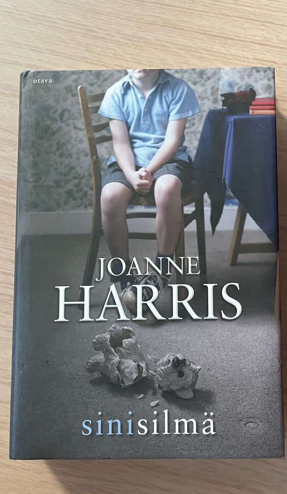 Joanne Harris, Sinisilmä