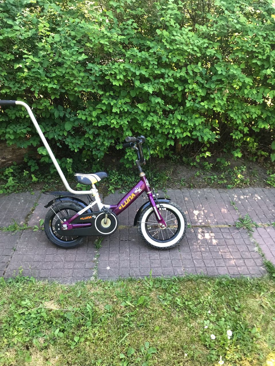 Myydään lasten 12” polkupyörä