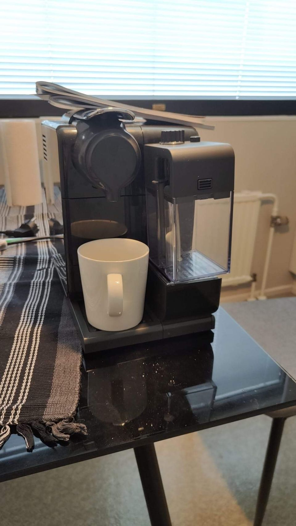 Nespresso lattissima touch kapselikeitin